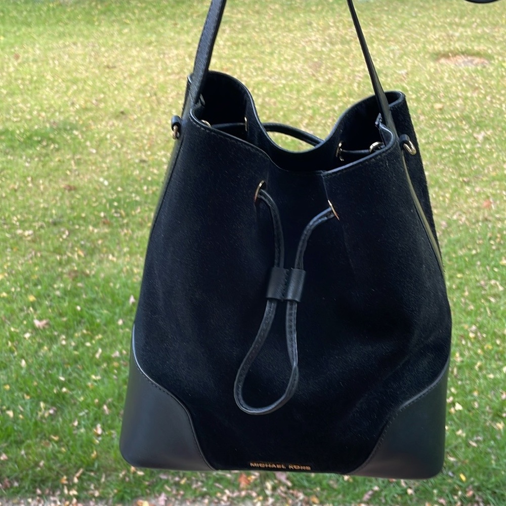 Michael Kors Cary Medium Suede and Leather Bucket Bag comes in a MK dust bag